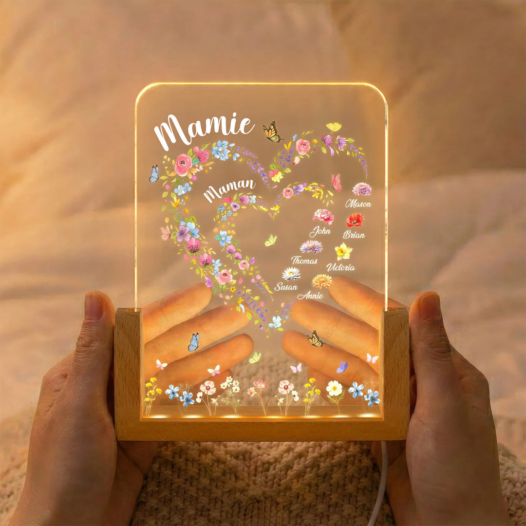 Veilleuse personnalisée « D'abord maman, maintenant grand-mère » – Cœur fleuri avec prénoms des enfants et fleurs de naissance