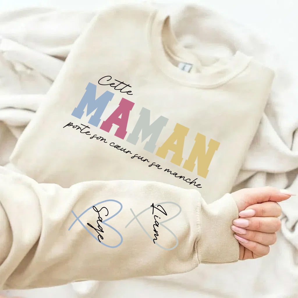 Sweat personnalisé pour Maman – Cette Maman porte son cœur sur sa manche