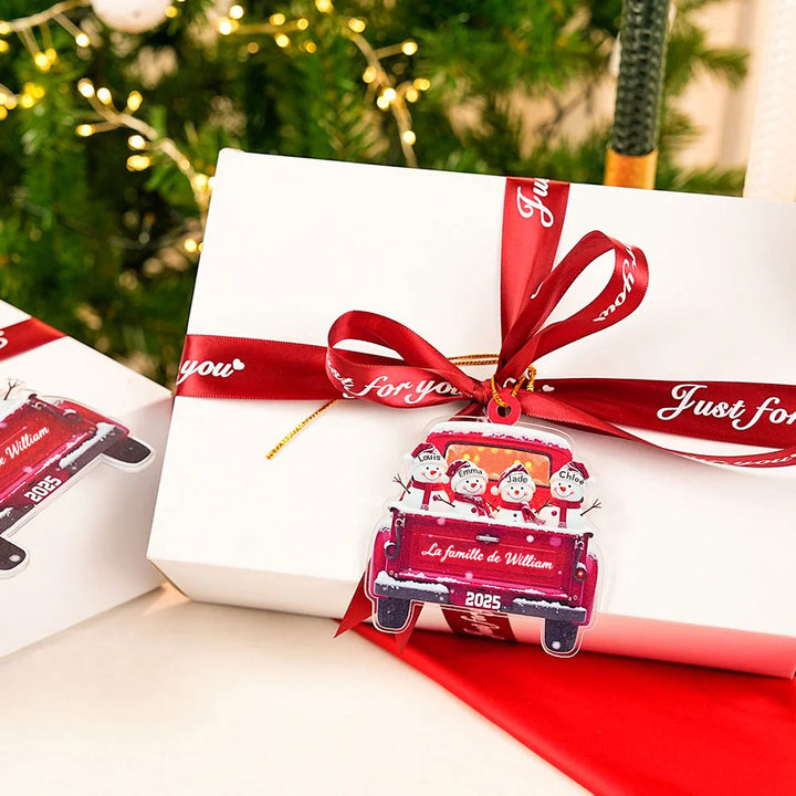 Décoration de Noël personnalisée en forme de bonhomme de neige mignon dans un camion rouge