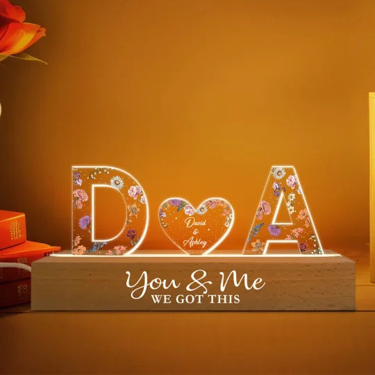 Veilleuse LED en acrylique floral avec initiales de couple personnalisées