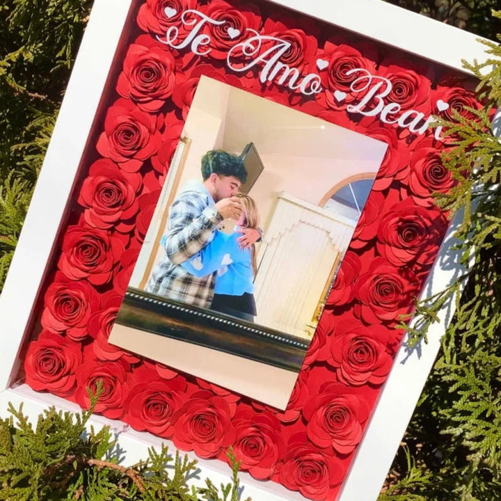 Boîte à fleurs avec musique et photos