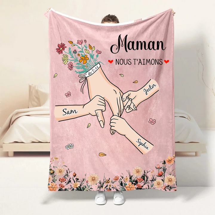 Couverture Personnalisée Main dans la Main – MAMAN, Nous T’aimons en Flanelle & Sherpa – Un Cadeau Parfait et Réconfortant pour Maman