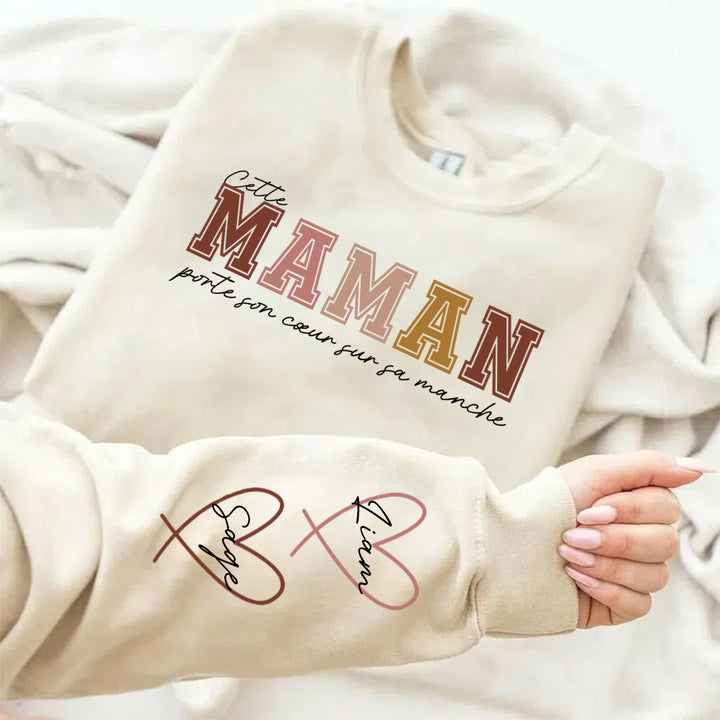 Sweat personnalisé pour Maman – Cette Maman porte son cœur sur sa manche