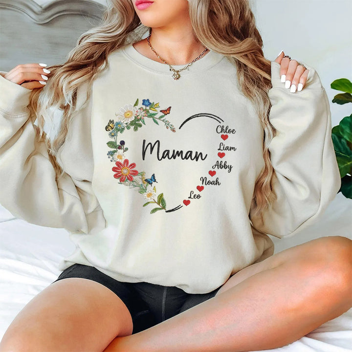 Sweat-shirt personnalisé avec broderie florale en forme de cœur et prénoms des enfants — Pour Grand-mère