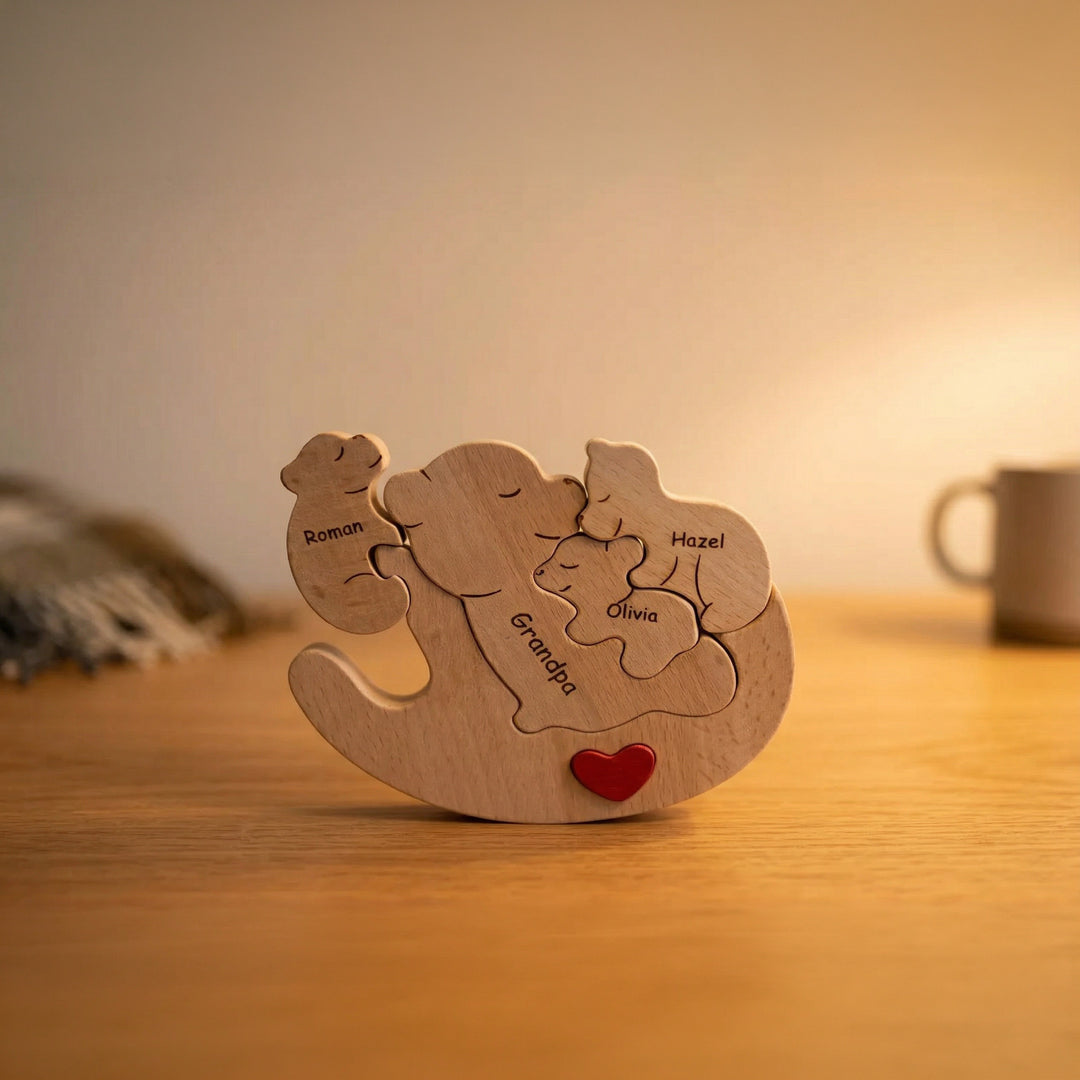 Puzzle familial en bois personnalisé – Ours Maman berçant ses petits avec prénoms gravés