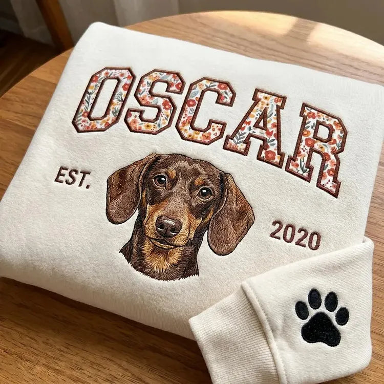 T-shirt ou sweat-shirt personnalisé avec portrait d'animal et broderie en appliqué floral