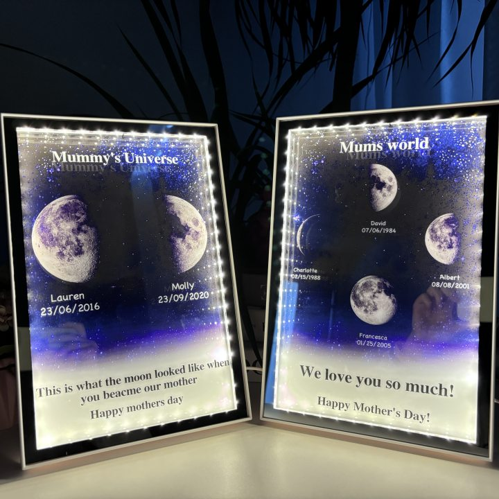 L'univers de maman/papa - Miroir lumineux personnalisé avec phases de lune étoilées