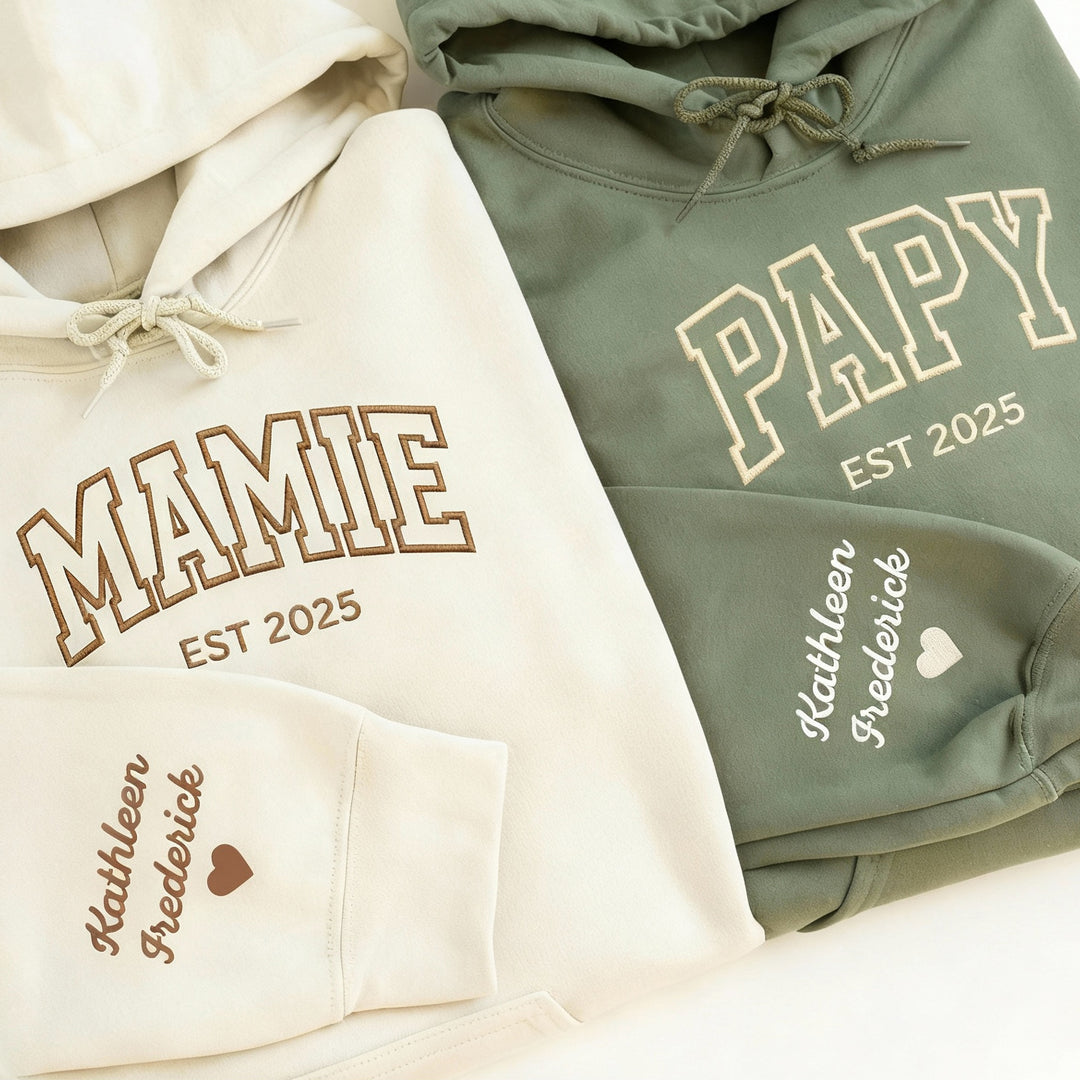 Sweat-shirt ou sweat à capuche brodé PAPA/MAMAN, nom de l'enfant sur la manche, cadeau pour les parents