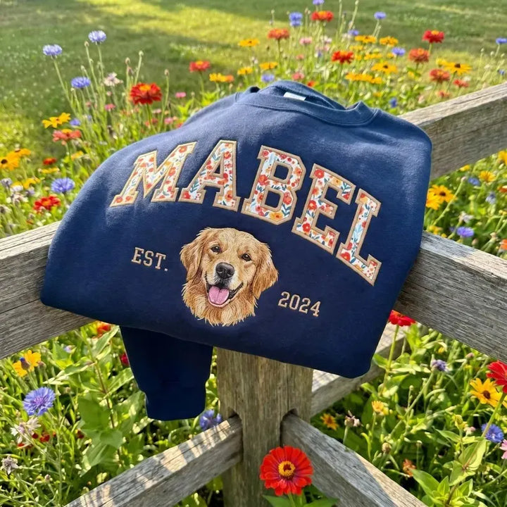 T-shirt ou sweat-shirt personnalisé avec portrait d'animal et broderie en appliqué floral