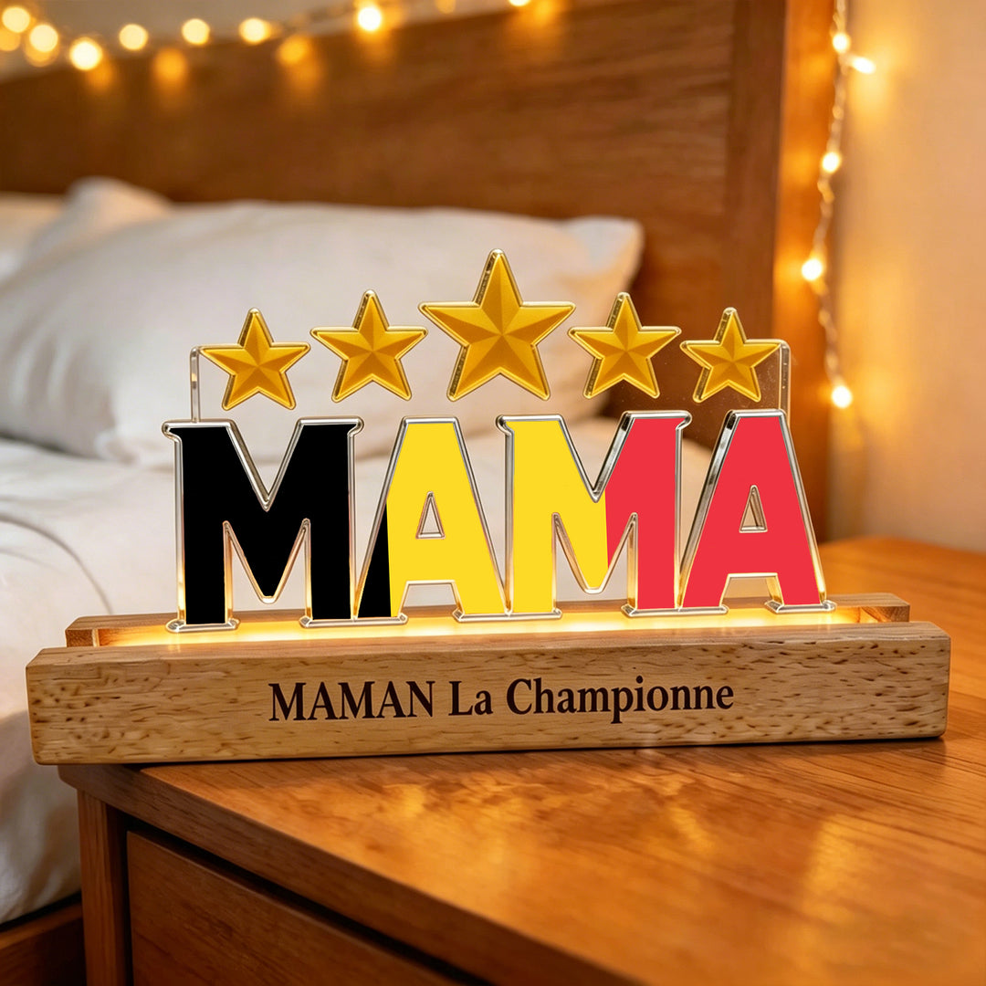 Lettre lumineuse personnalisée motif drapeau, avec étoiles et prénom — Cadeau pour les parents