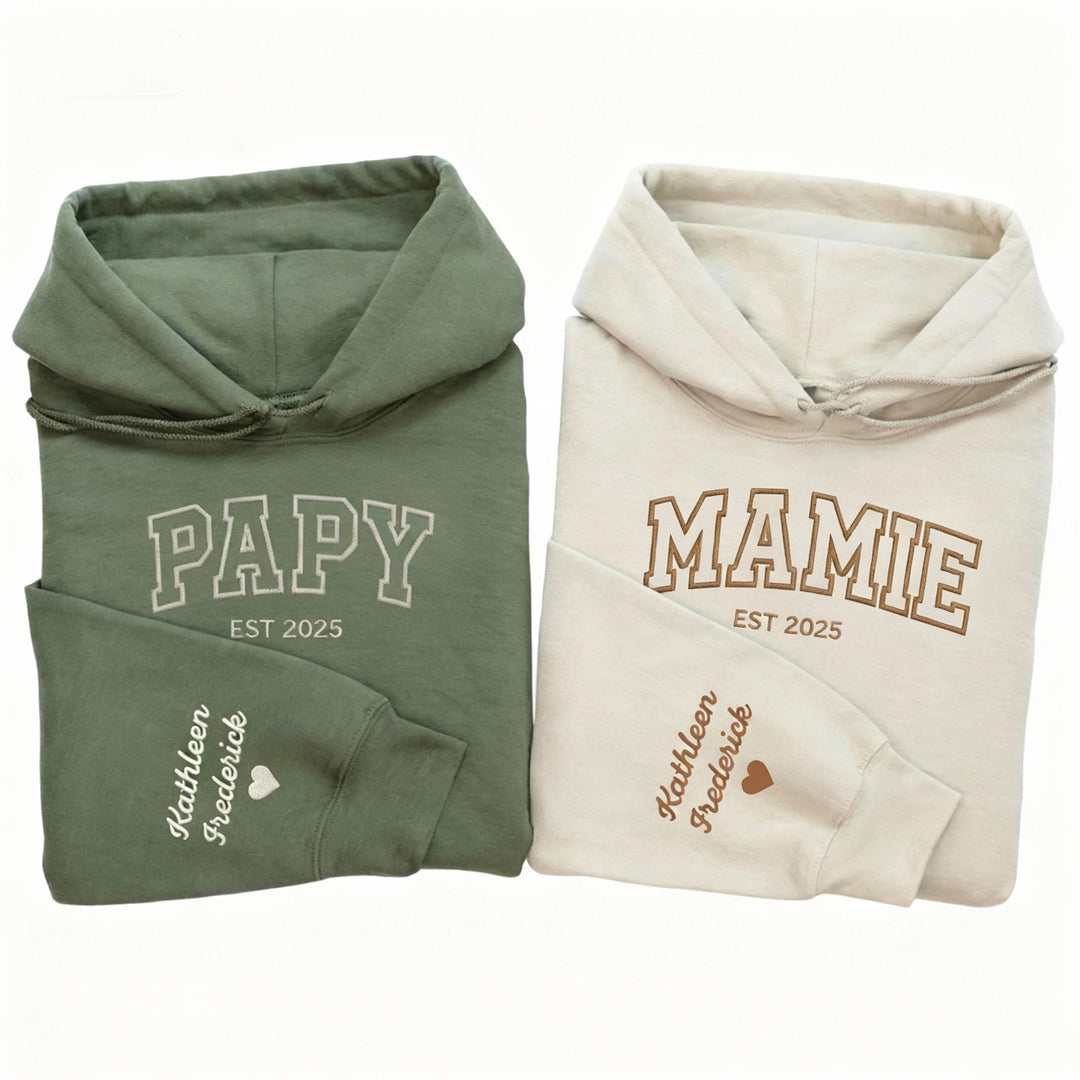 Sweat-shirt ou sweat à capuche brodé PAPA/MAMAN, nom de l'enfant sur la manche, cadeau pour les parents