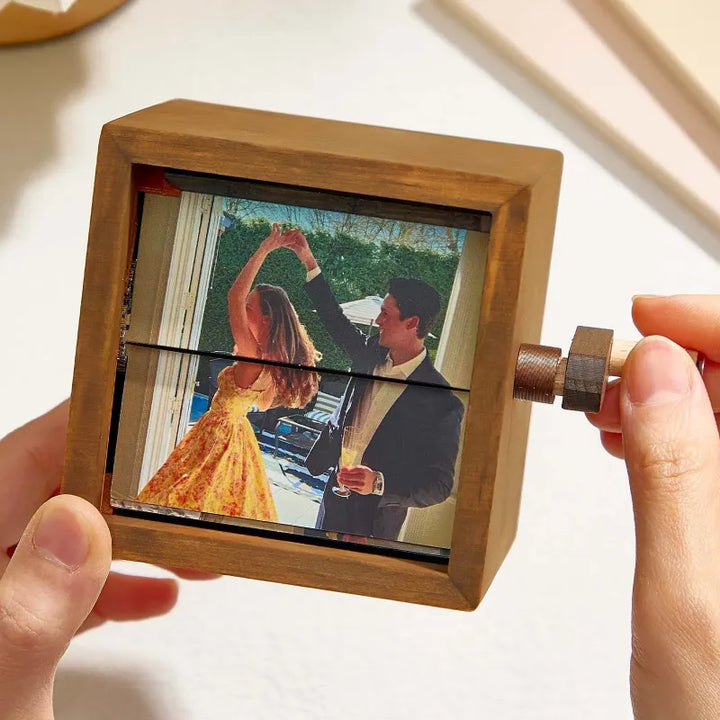 Boîte à Flipbook à Manivelle pour les Amoureux – Souvenir Romantique et Personnalisé