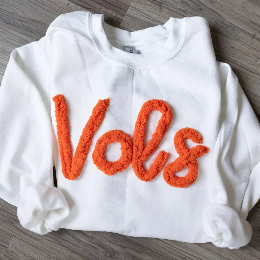Sweat-shirt oversize personnalisé avec lettres en chenille brodées
