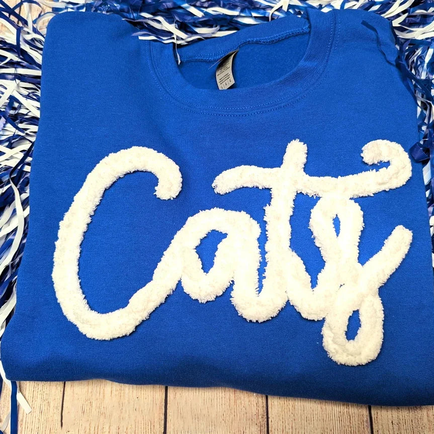 Sweat-shirt oversize personnalisé avec lettres en chenille brodées