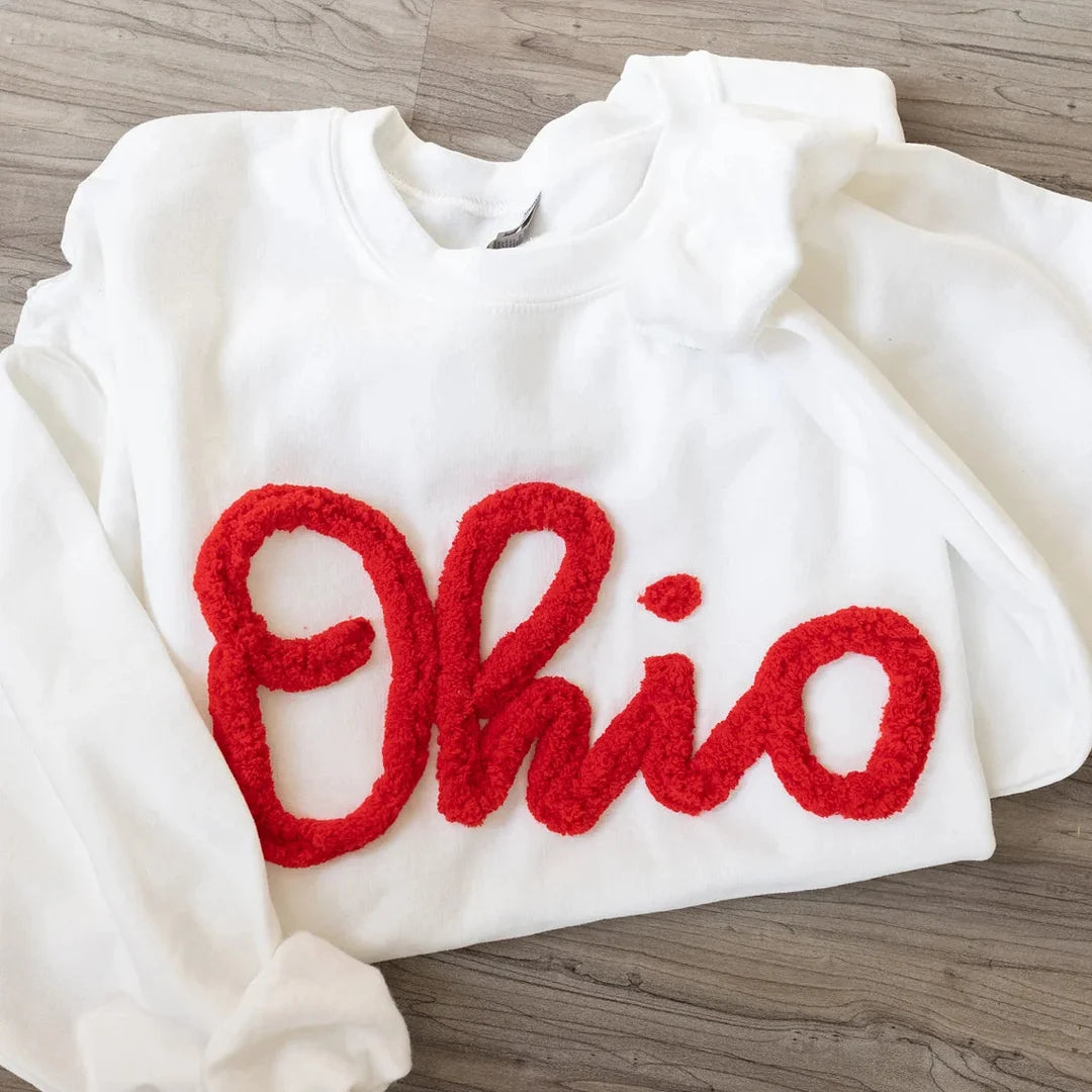 Sweat-shirt oversize personnalisé avec lettres en chenille brodées