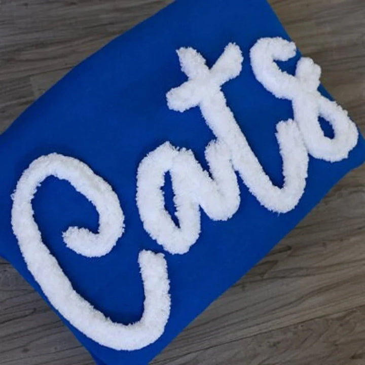 Sweat-shirt oversize personnalisé avec lettres en chenille brodées