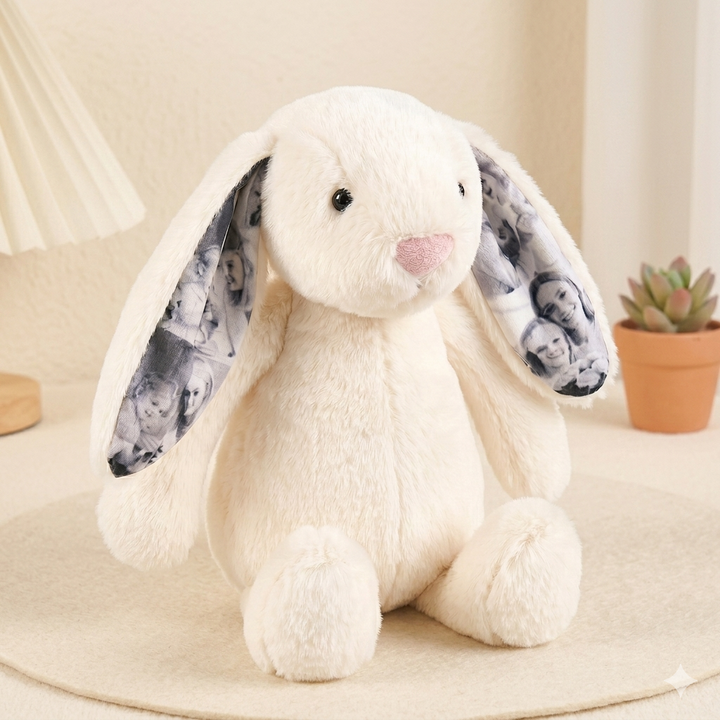 Lapin en peluche personnalisé avec photo, un cadeau spécial pour elle.