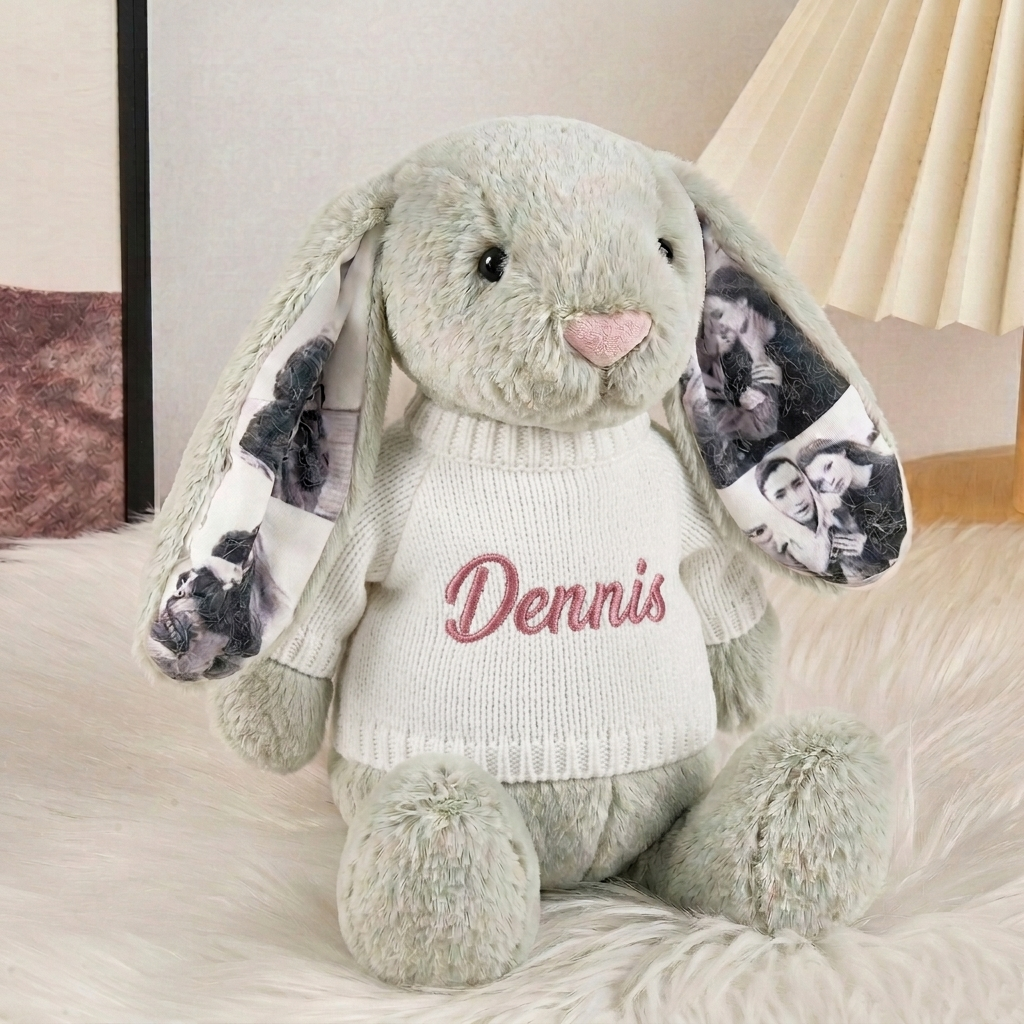 Lapin en peluche personnalisé avec photo, un cadeau spécial pour elle.