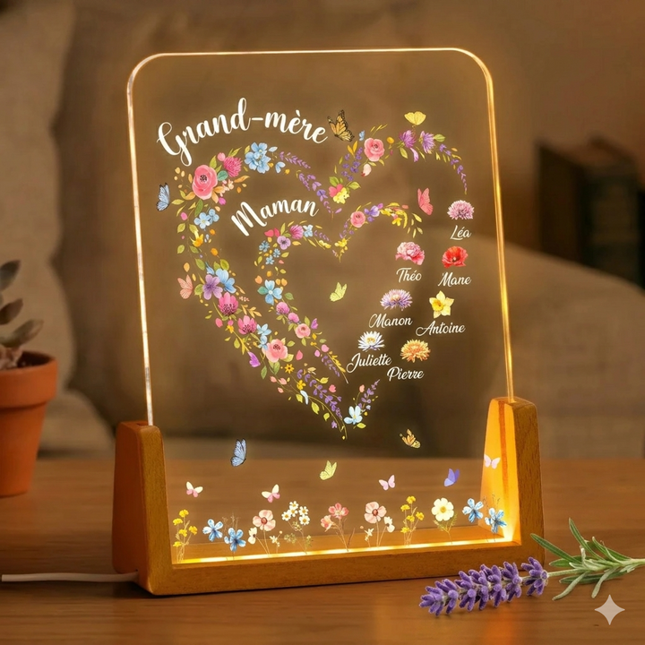 Veilleuse personnalisée « D'abord maman, maintenant grand-mère » – Cœur fleuri avec prénoms des enfants et fleurs de naissance