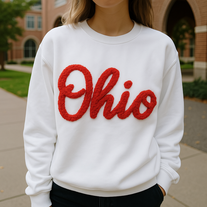 Sweat-shirt oversize personnalisé avec lettres en chenille brodées