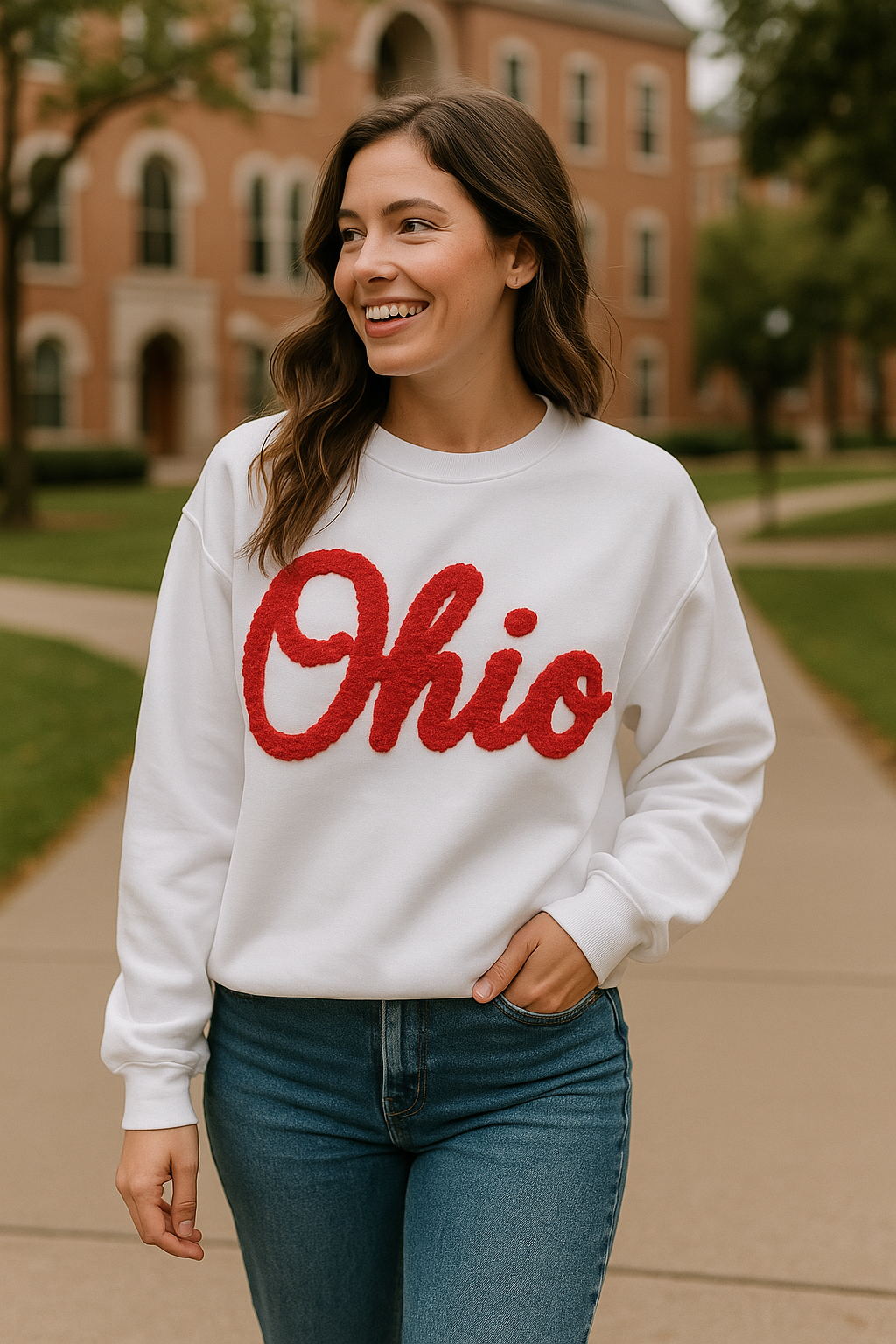 Sweat-shirt oversize personnalisé avec lettres en chenille brodées