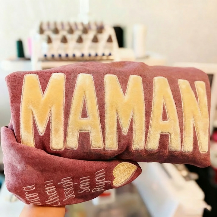 Sweat-shirt de Noël brodé personnalisé avec le nom de maman/papa/mamie/papi