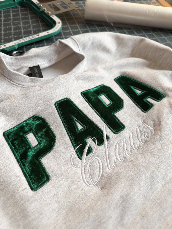 Sweat-shirt de Noël brodé personnalisé avec le nom de maman/papa/mamie/papi