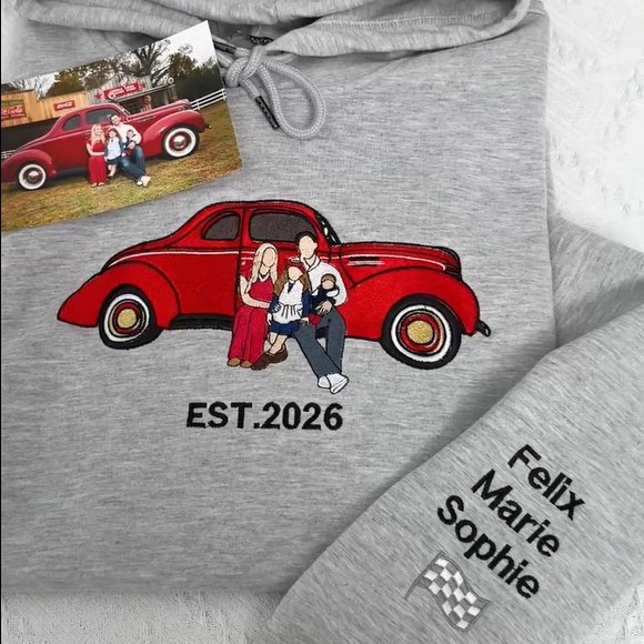 Sweat-shirt personnalisé avec photo de famille brodée sur une voiture