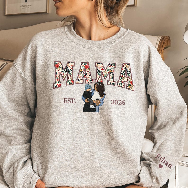 Sweat-shirt personnalisé brodé de motifs floraux avec portrait pour maman