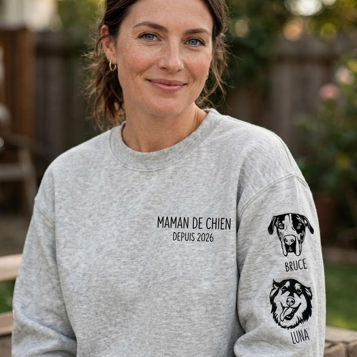 Sweat-shirt personnalisé pour maman de chien, portrait et prénoms de vos compagnons brodés sur les manches