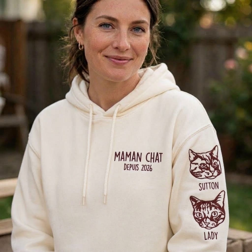 Sweat-shirt personnalisé pour maman de chien, portrait et prénoms de vos compagnons brodés sur les manches