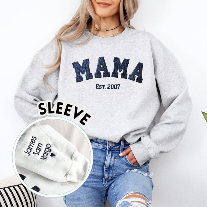 Sweat-shirt personnalisé pour maman avec paillettes brodées avec le nom de l'enfant sur la manche