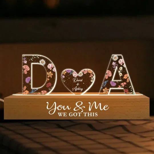 Veilleuse LED en acrylique floral avec initiales de couple personnalisées
