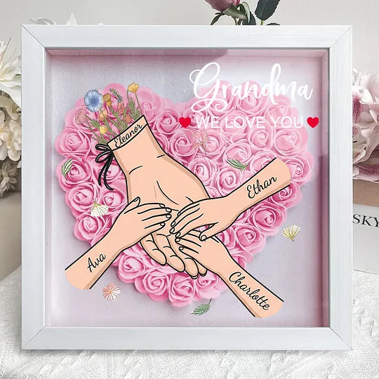 Éclosion d'amour – Cadre-vitrine floral personnalisé « Main dans la main » avec prénoms, pour Maman et Mamie