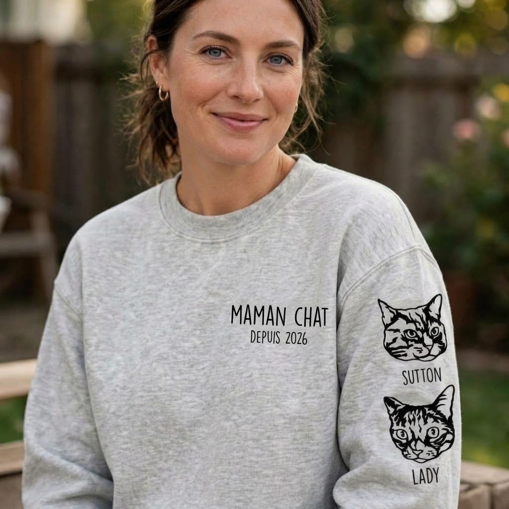 Sweat-shirt personnalisé pour maman de chien, portrait et prénoms de vos compagnons brodés sur les manches