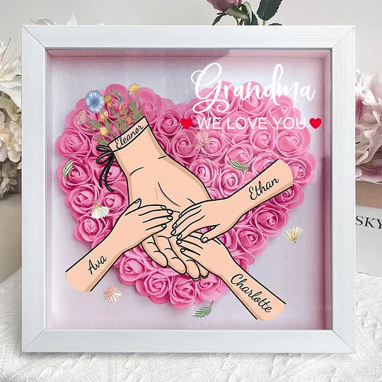Éclosion d'amour – Cadre-vitrine floral personnalisé « Main dans la main » avec prénoms, pour Maman et Mamie
