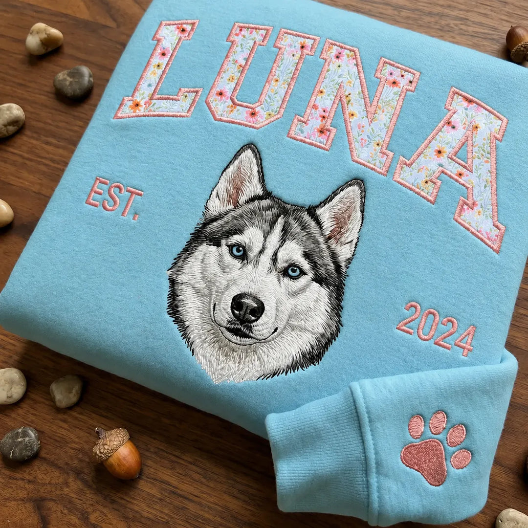 T-shirt ou sweat-shirt personnalisé avec portrait d'animal et broderie en appliqué floral