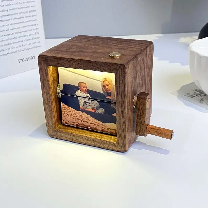 Boîte à Flipbook à Manivelle pour Maman – Souvenir Spécial et Personnalisé
