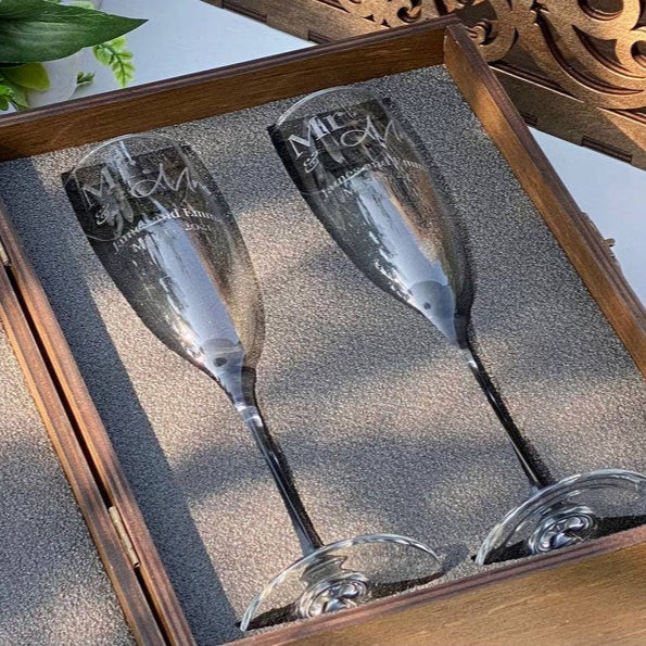 Flûtes à champagne personnalisées avec coffret cadeau en bois