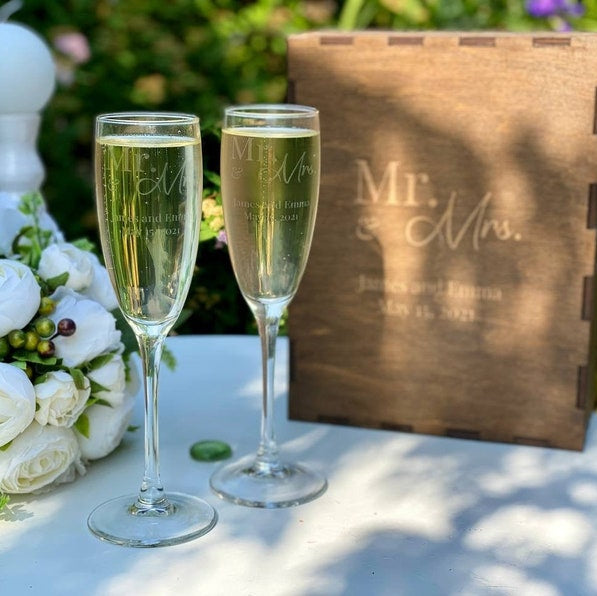 Flûtes à champagne personnalisées avec coffret cadeau en bois