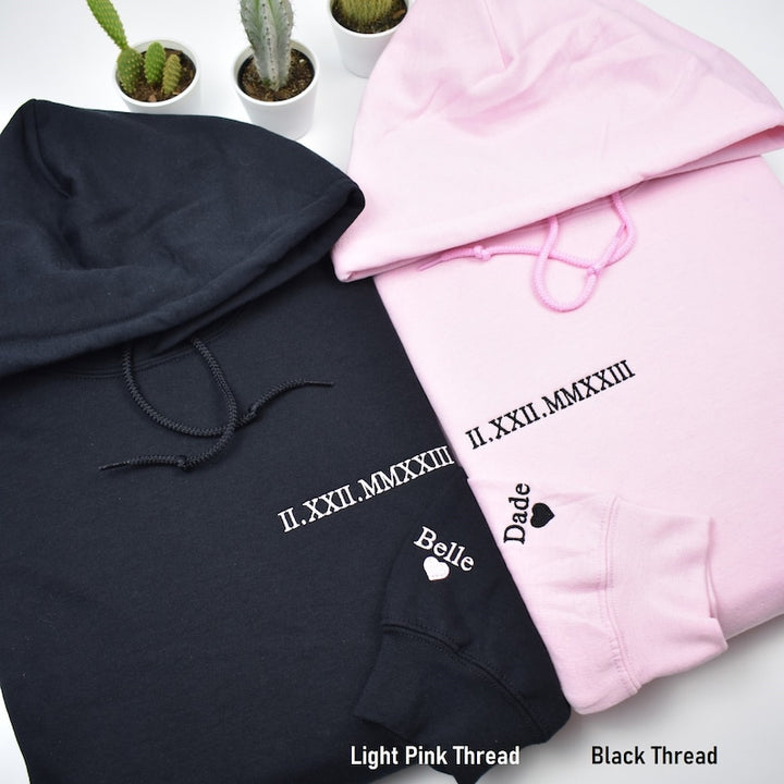 Sweat-shirt pour couple avec date et chiffres romains brodéssur mesure