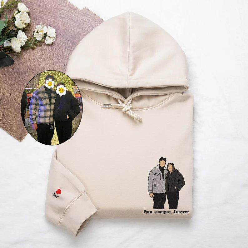 Pull brodé portrait personnalisé avec texte