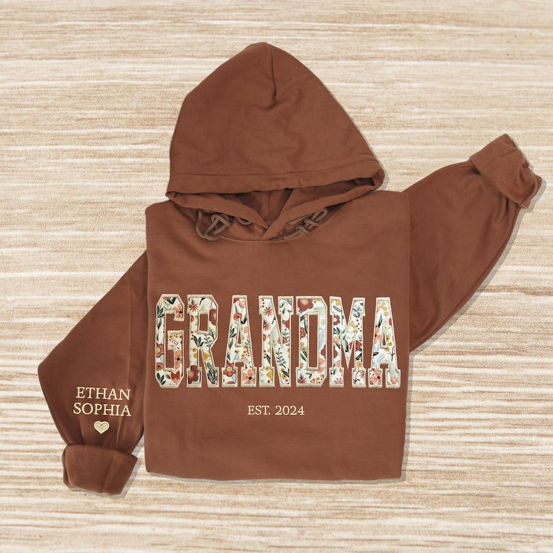 Sweat-shirt brodé personnalisé avec applique florale MAMA