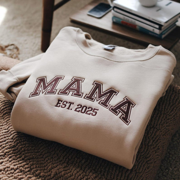 Sweat-shirt brodé personnalisé MAMA avec année