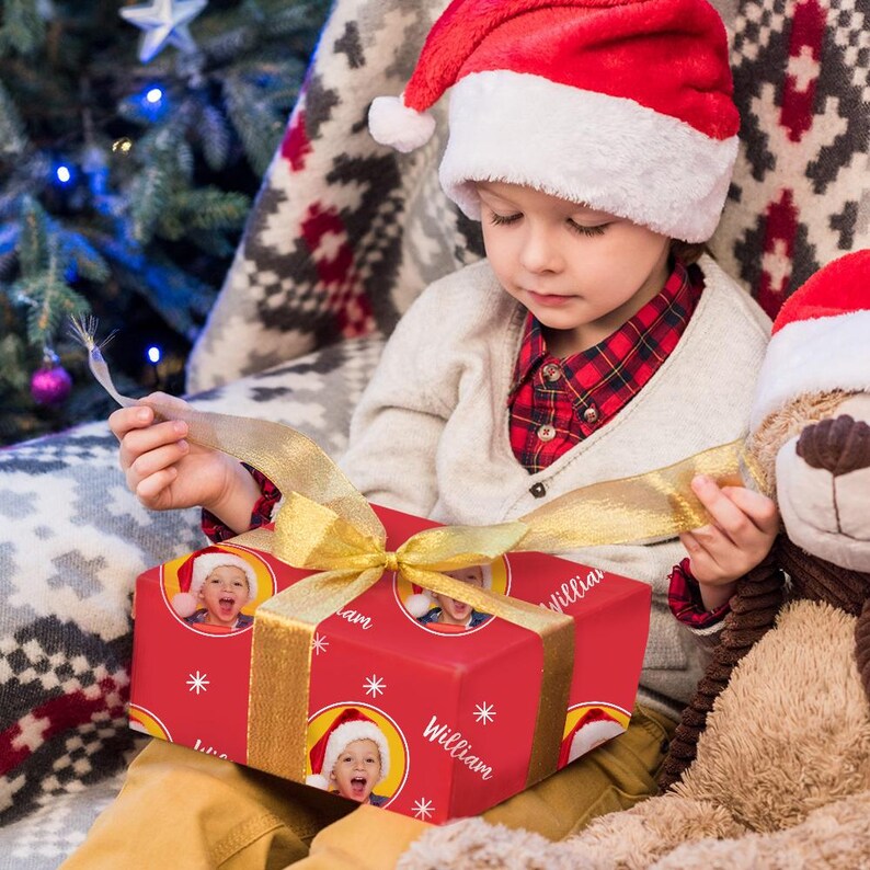 Papier cadeau personnalisé pour Noël, motif flocon de neige