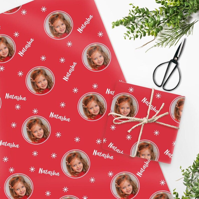 Papier cadeau personnalisé pour Noël, motif flocon de neige