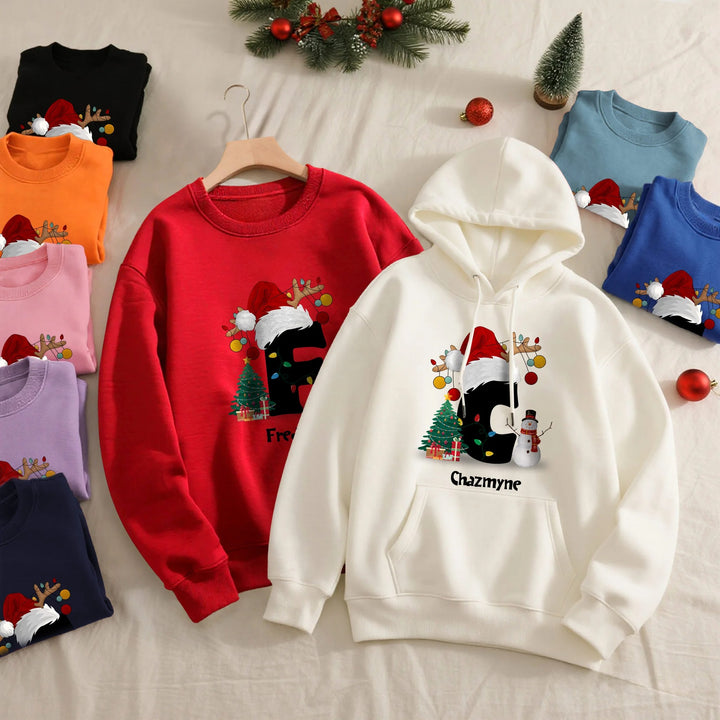 Sweat-shirt à capuche multicolore personnalisé avec sapins de Noël et bonhommes de neige, avec initiale et nom, cadeau de Noël