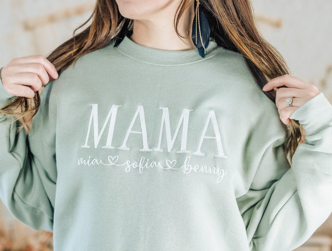 Sweat-shirt pour maman brodé sur mesure avec les prénoms des enfants
