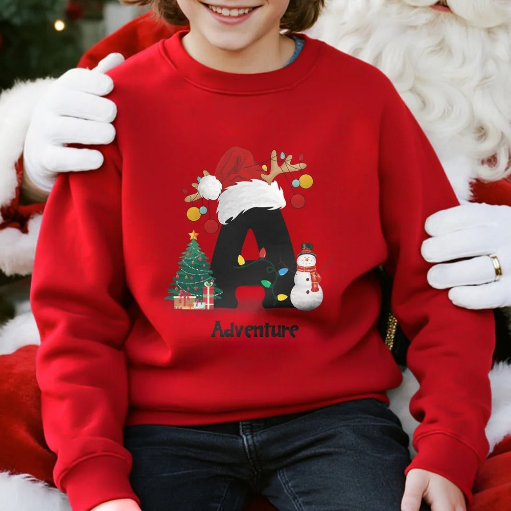 Sweat-shirt à capuche multicolore personnalisé avec sapins de Noël et bonhommes de neige, avec initiale et nom, cadeau de Noël