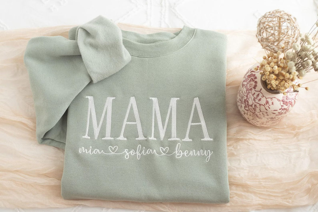 Sweat-shirt pour maman brodé sur mesure avec les prénoms des enfants